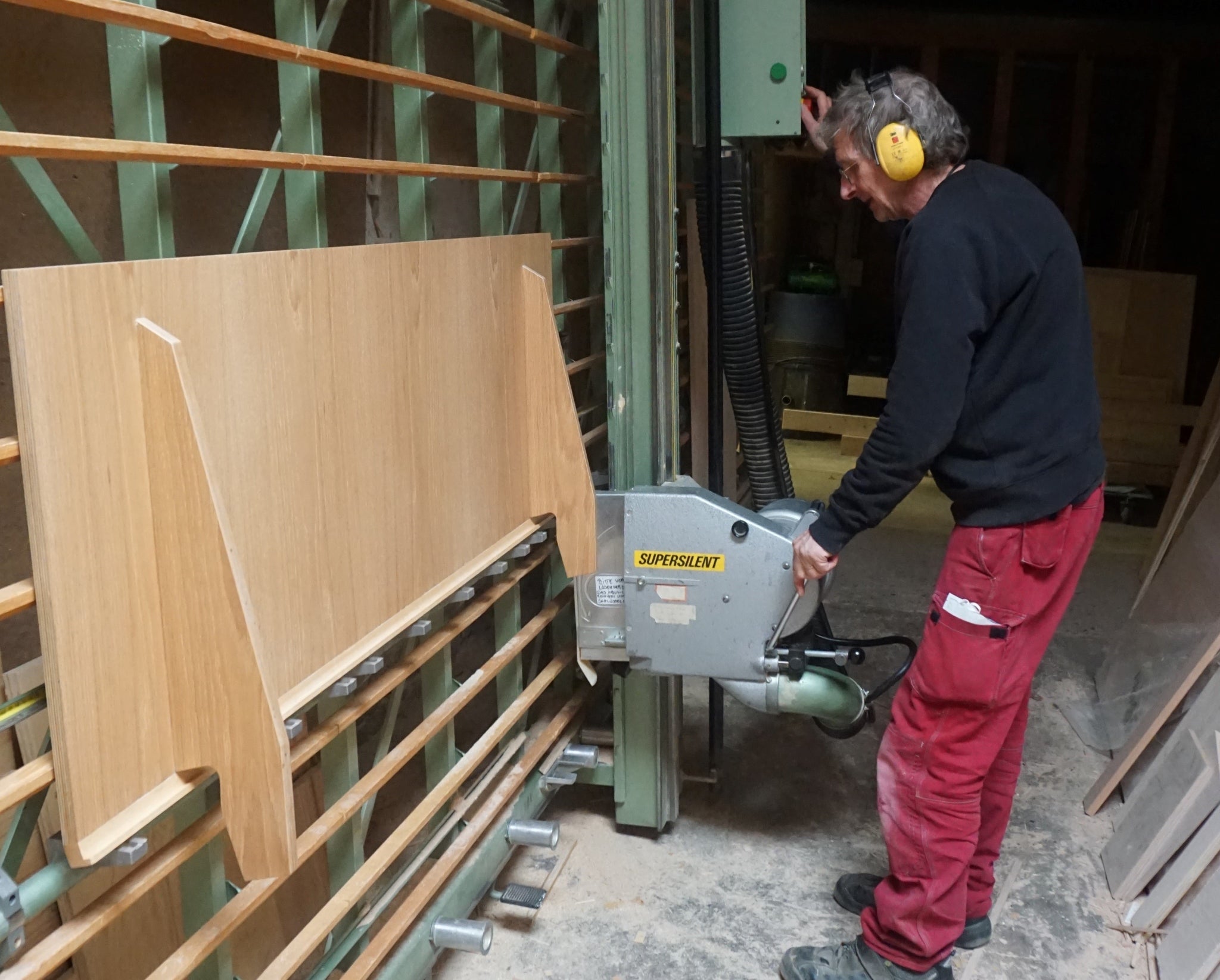 Vollholz-Möbelmanufaktur: nachhaltige Produktion